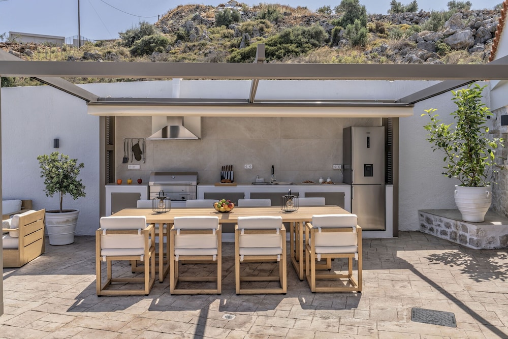 Luxury Villa Maximus - With Private Heated Pool