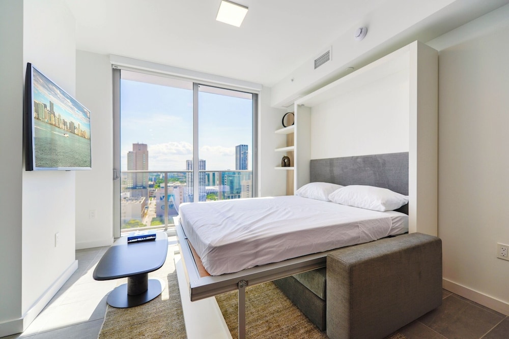 Breathtaking Downtown Miami Apt