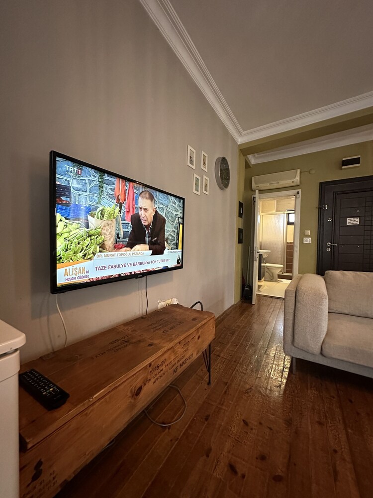 Green Bird Süit - Image 39