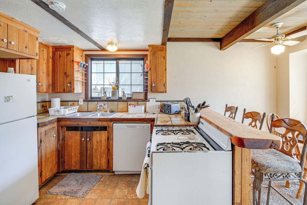 Near Lakes & Skiing: Cozy Sugarloaf Cabin w/ Yard