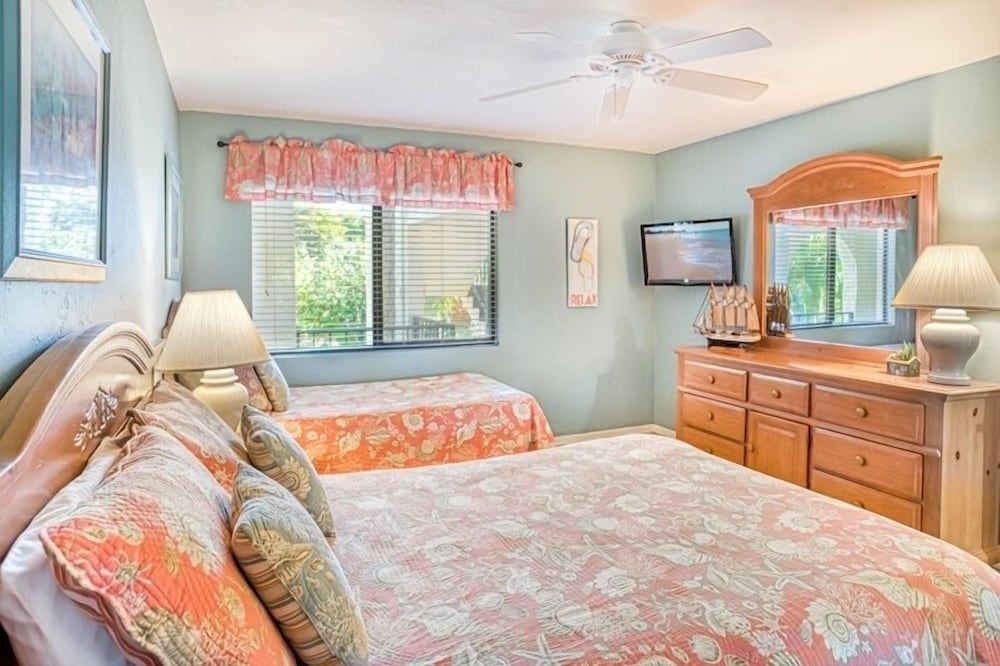 Pointe Santo D27 2 Bedroom Condo
