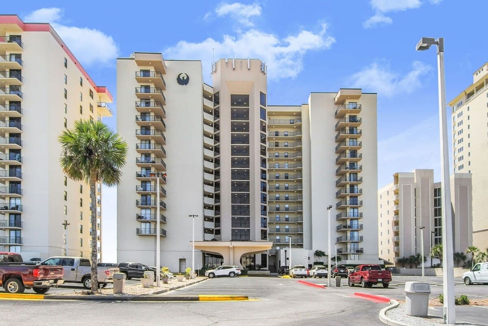 Phoenix I 1047 Gulf-front 2 2 A Amenities