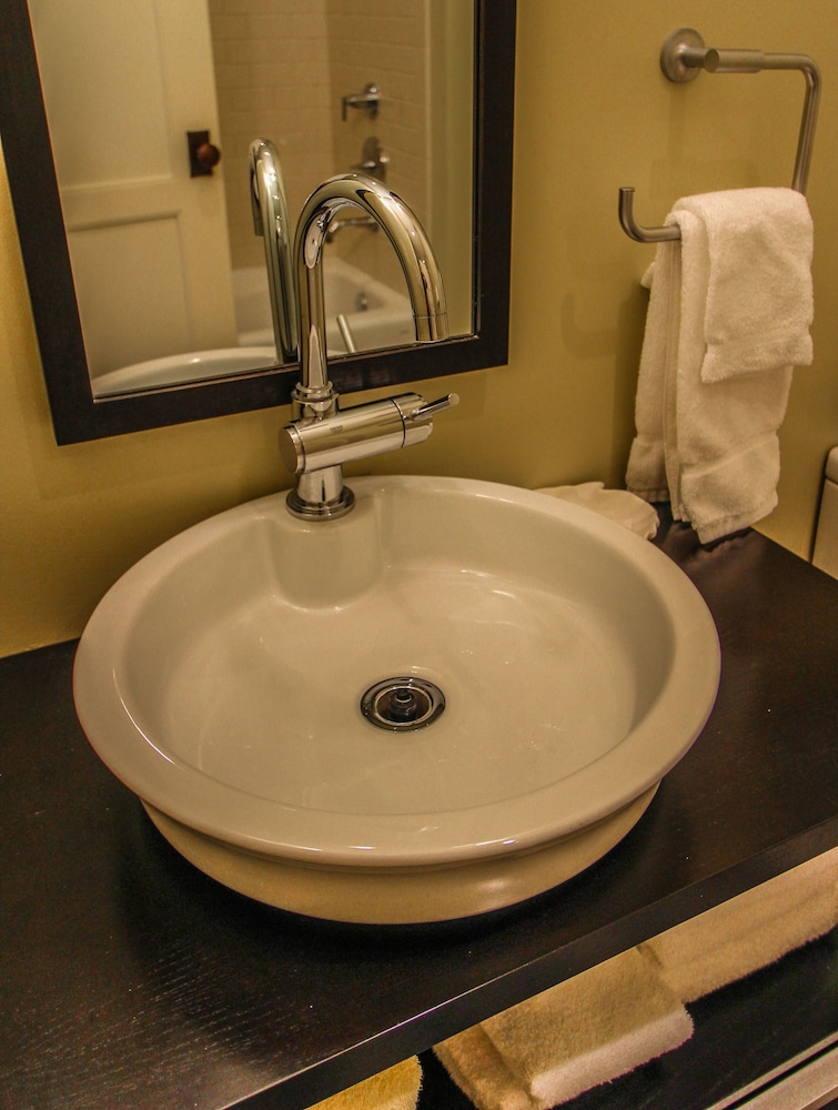 Rosemary Beach Rentals by Counts-Oakes