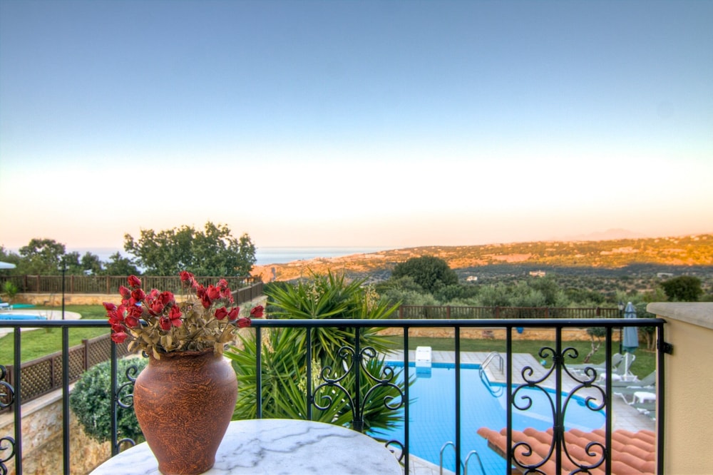 Anemoni - Gerani Villas With Private Pooi view 5