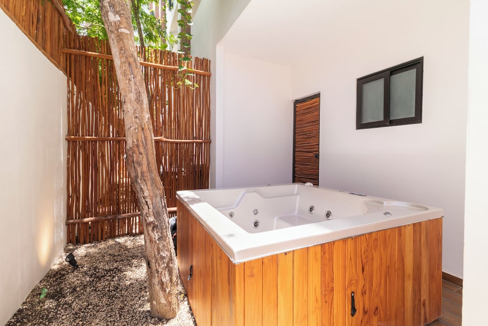 Apt with Private Rooftop Tulum 2 BR