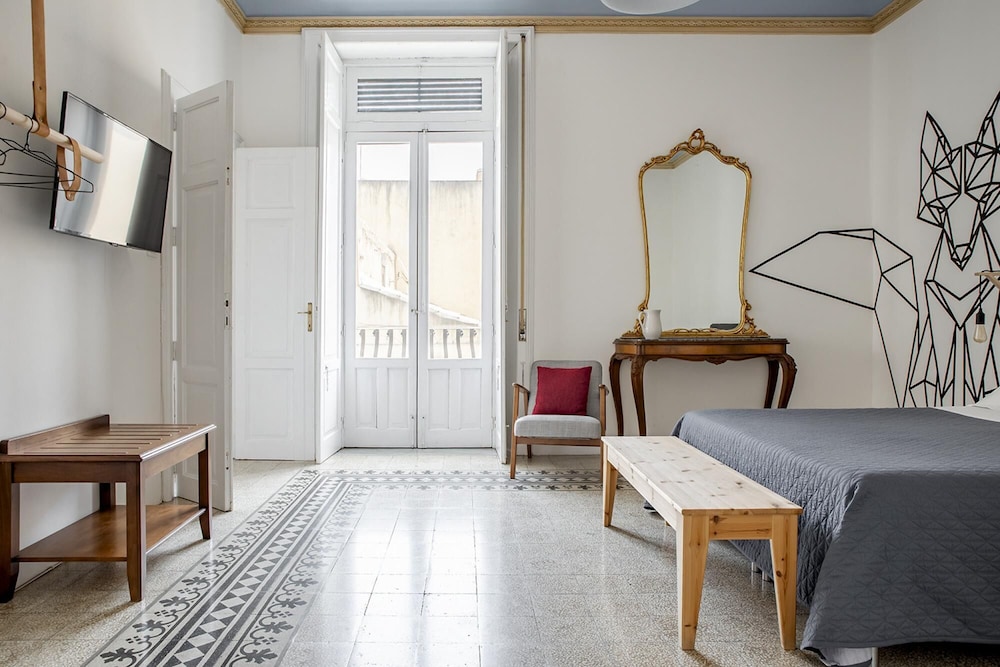 Cavour Apartment With Balcony by Wonderful Italy photo 5