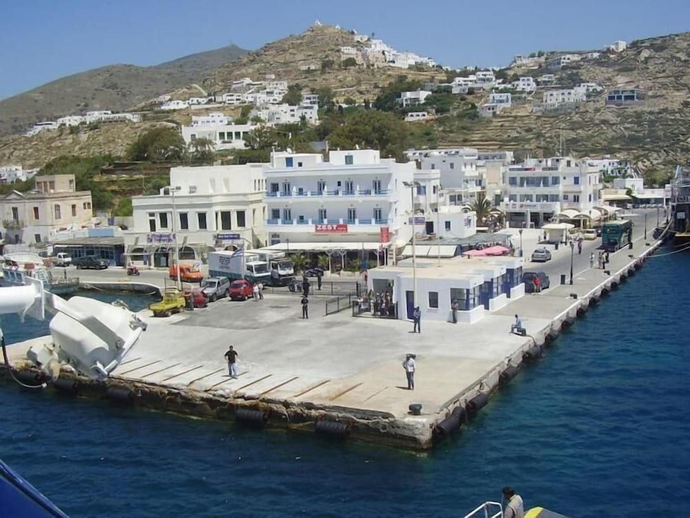 Grandma Vasiliki Rooms To Let