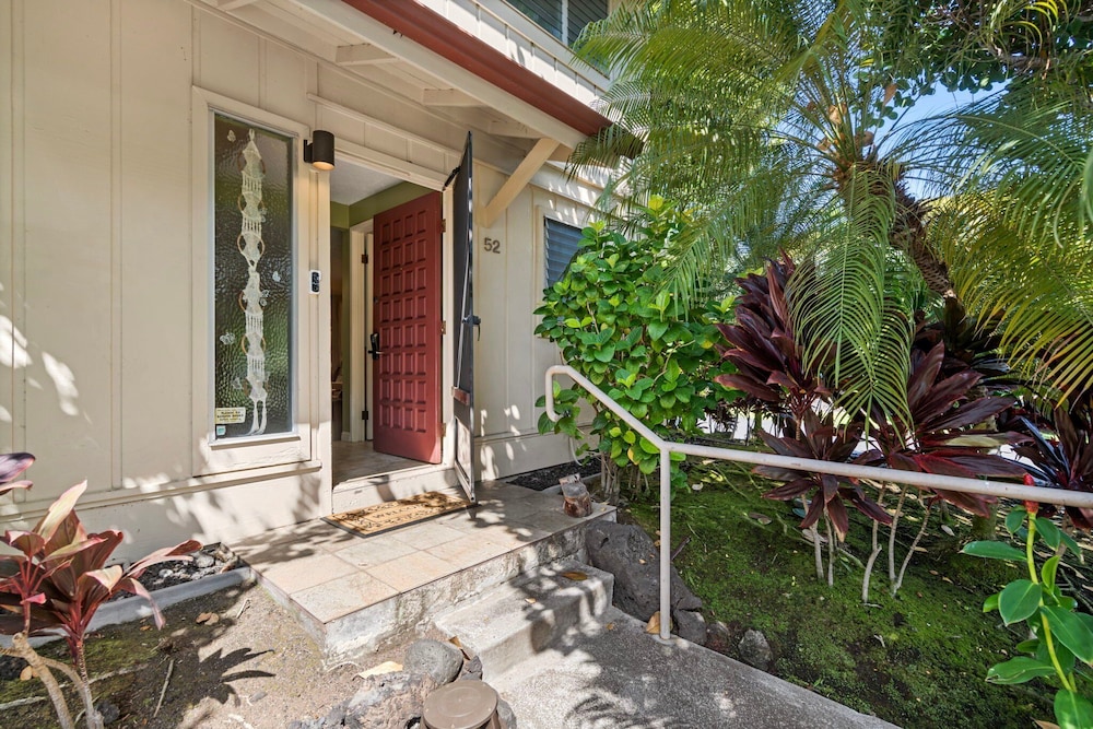 Steps From Lanai to Beach - AC & Wifi - Affordable- Vrkcv