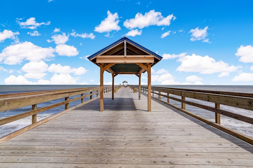 Fernandina Beach Vacations - Enchanting Ground Unit Condo Few Steps Away from the Ocean Side by RedAwning - Property Image 35