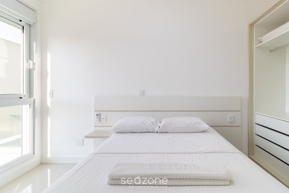 Apt w/ BBQ 1km From Jurere Beach - Les106