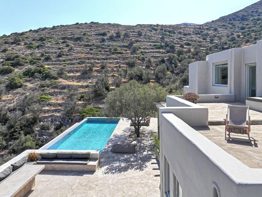 Villa Pegasus - Allparos Villas for 4-6