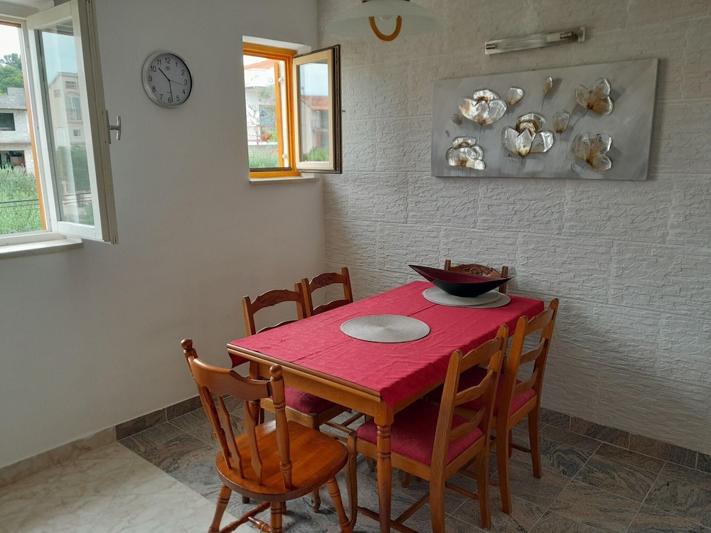 Biograd Beachside Family Apartment