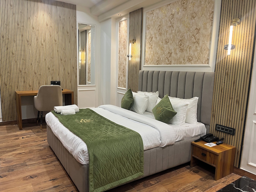 RED LEAF HOTELS