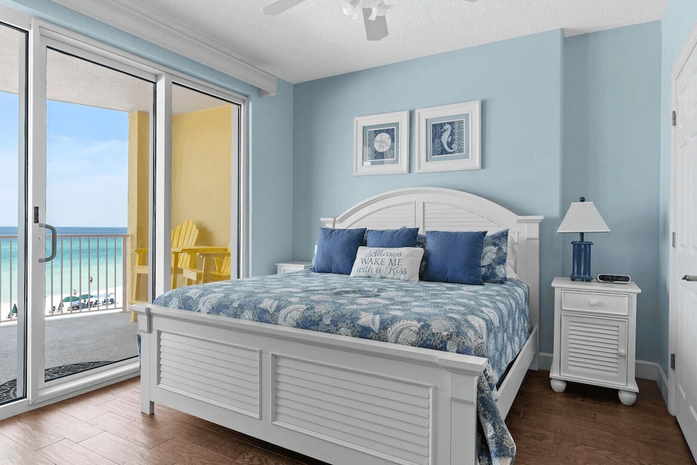 Emerald Isle Resort 405 by Avantstay Beachfront, Beach Chairs + Pool Access