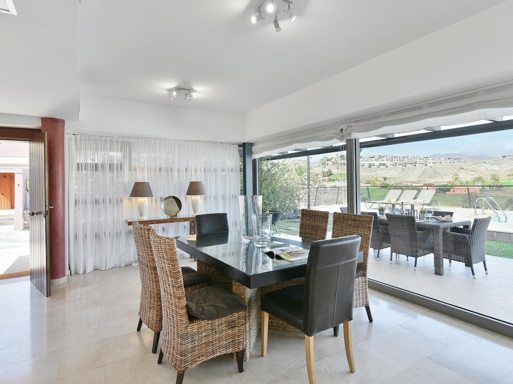Villa With Private Pool in the Golf Resort