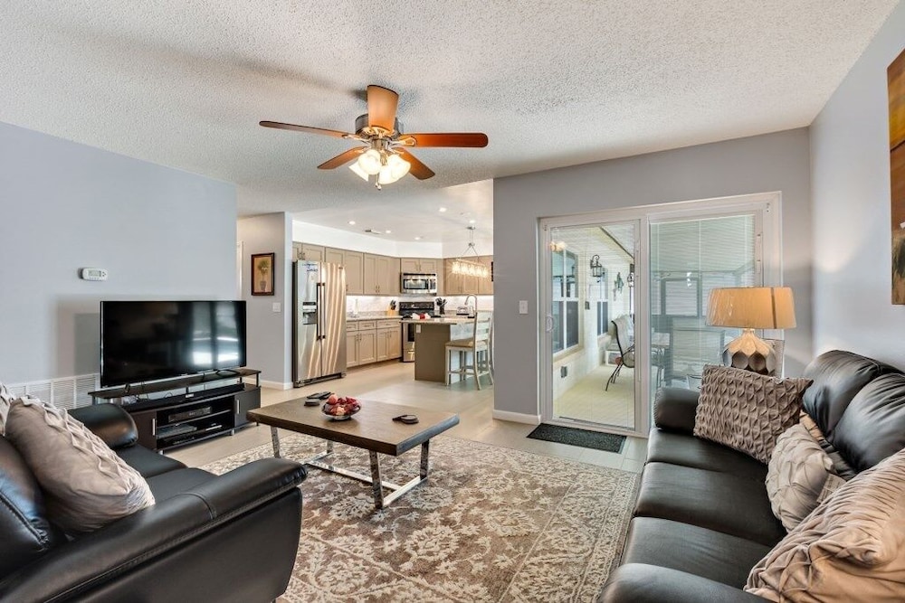 Relaxing Indian Ridge Home W/ Pool, Near Disney & More 4 Bedroom Villa