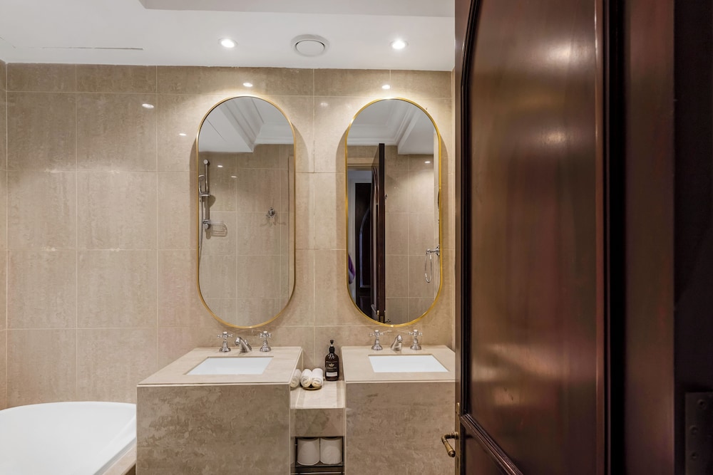 Durrani Homes - Luxe Living at Souk Al Bahar with Burj Khalifa and partial Fountain view