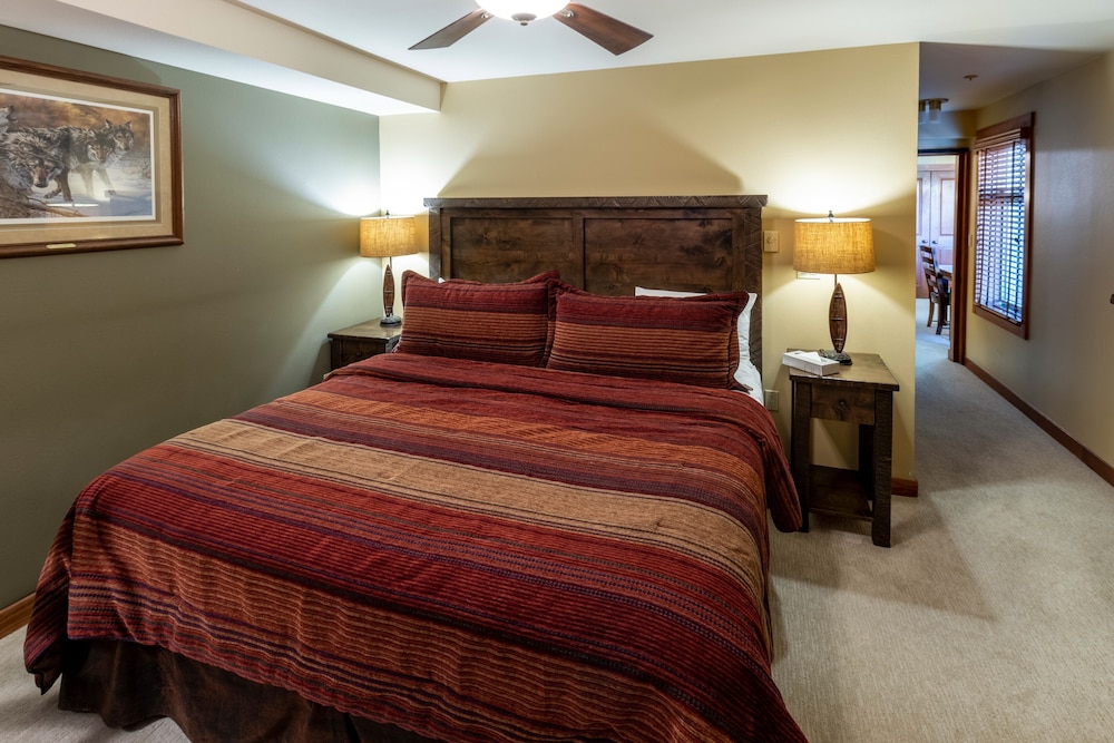 Eagle Springs East 1 & 2 Bedroom Condos