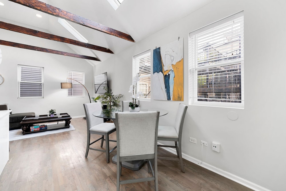 Chicago Treasure 4 Bed Getaway