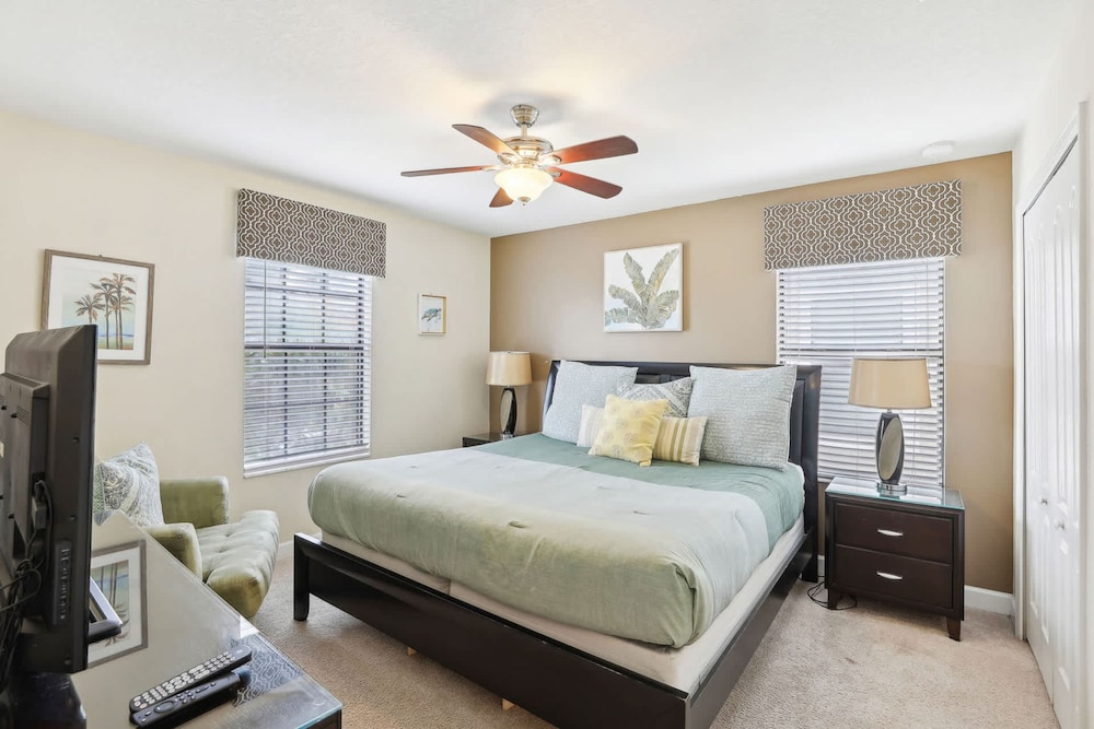 Modern 8BR Home With Private Pool and hot tub