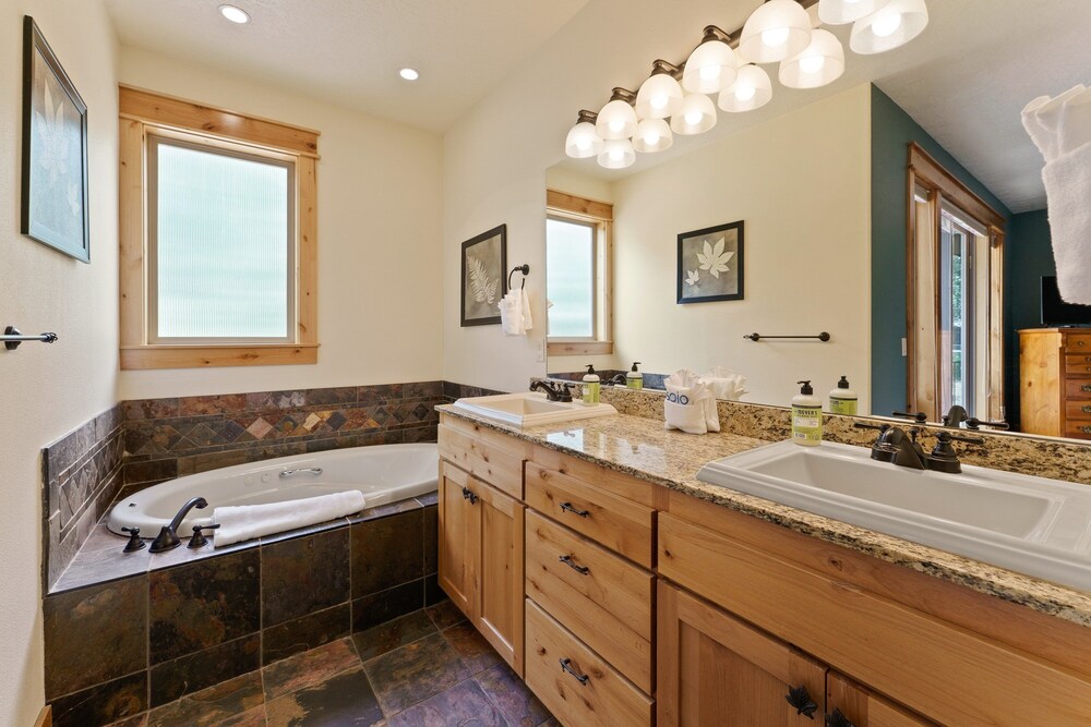 4 Red Fir 6 Bedroom Home