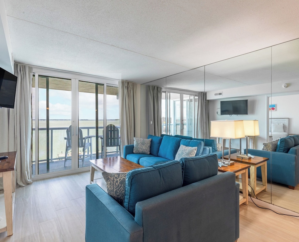 Bay Club Resort by Coolvacay