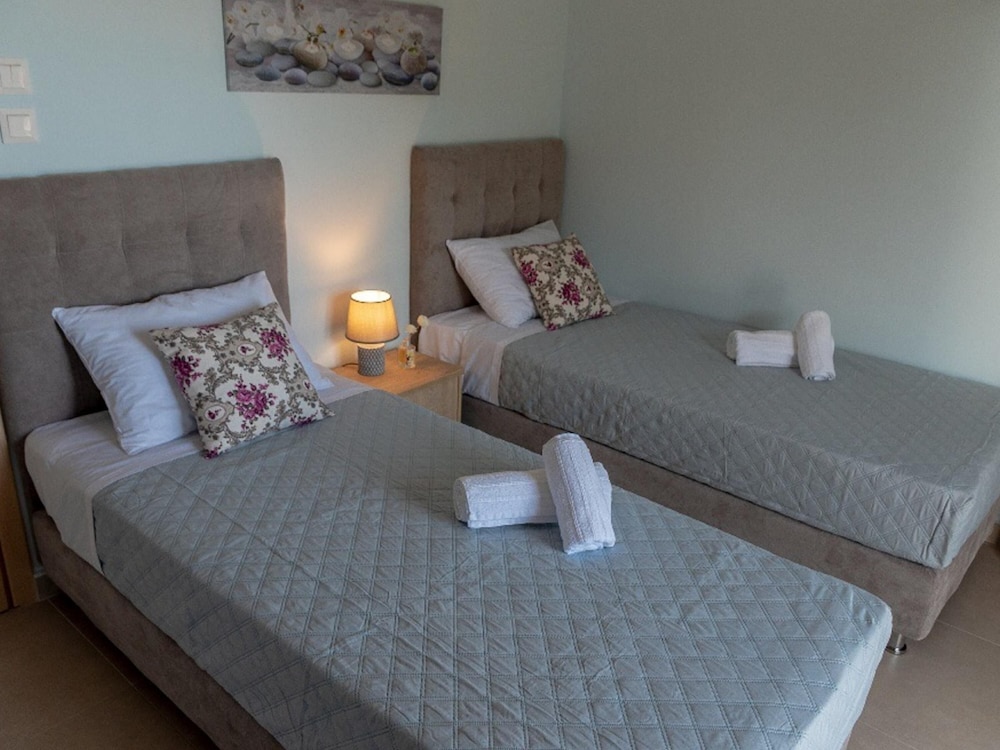 Dimi Seafront Partment by Rentals Pro view 4