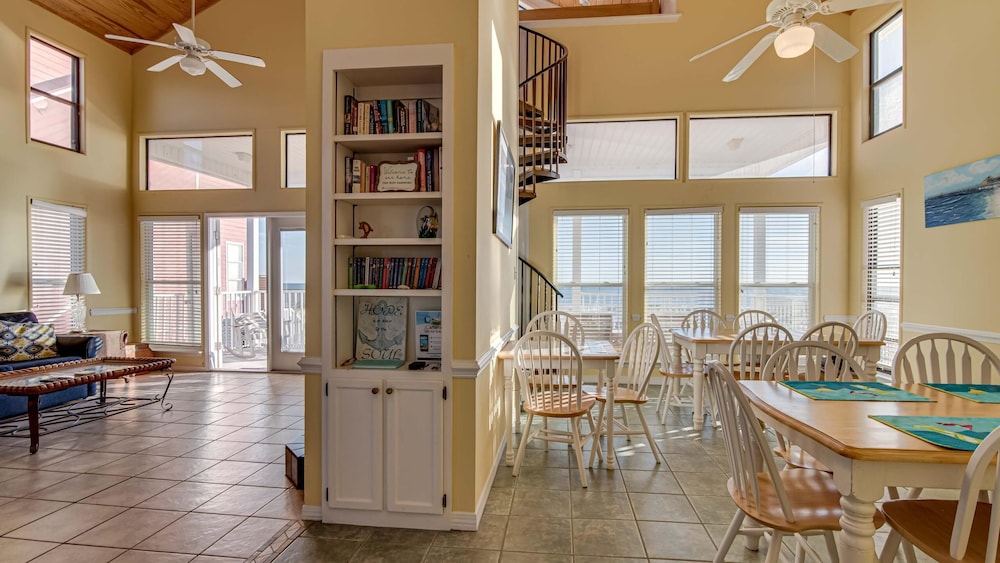 Triple Seas by Southern Vacation Rentals