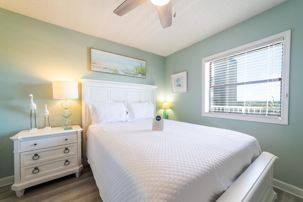 Seaside Beach & Racquet 4708