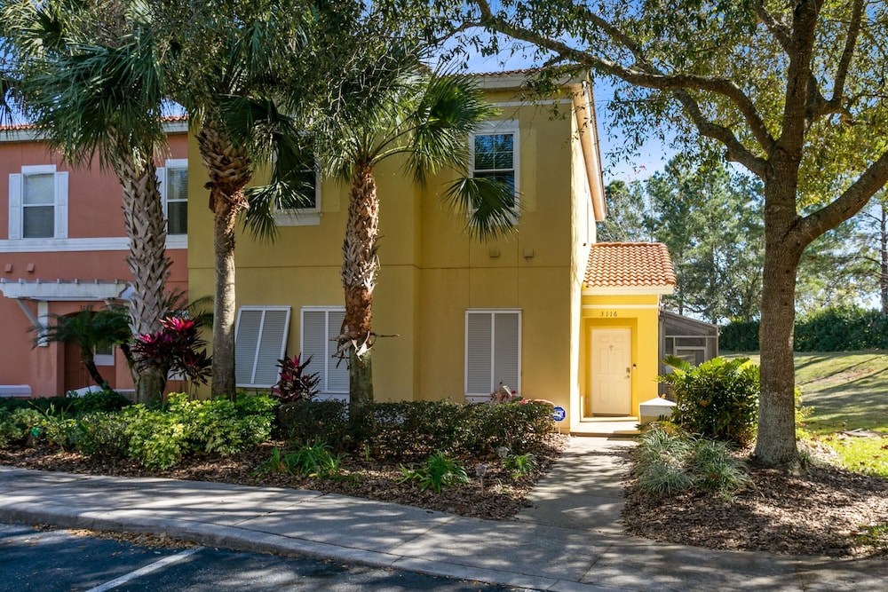 Newly Upgraded Modern 4BR 3BA Private Pool TH