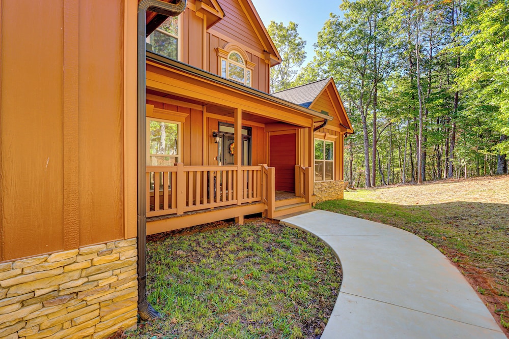 Mtn View & Game Room in Morganton: Spacious Cabin!