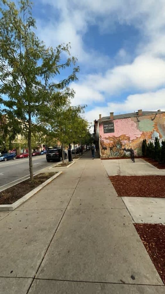 Short North Convention King Bed Parking Free
