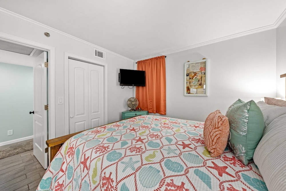 Sunbird 1103 West view 5