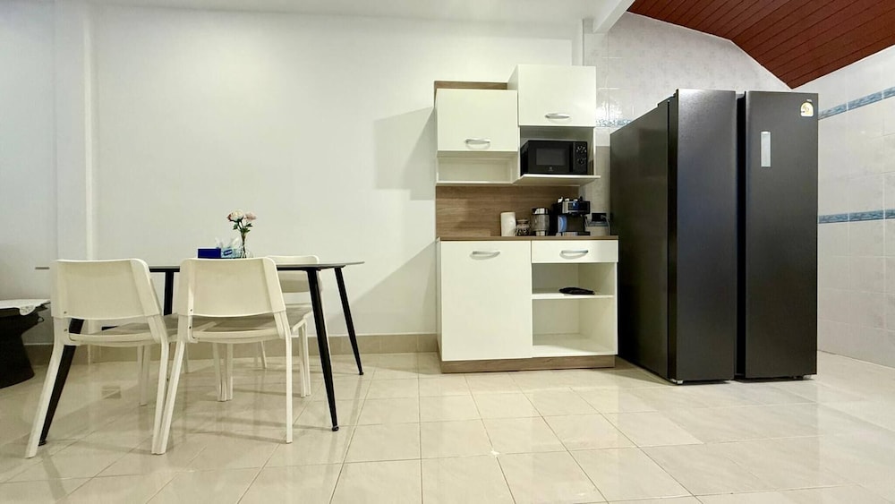Valley 41 - 2 bdr Private Villa Near Phuket Town