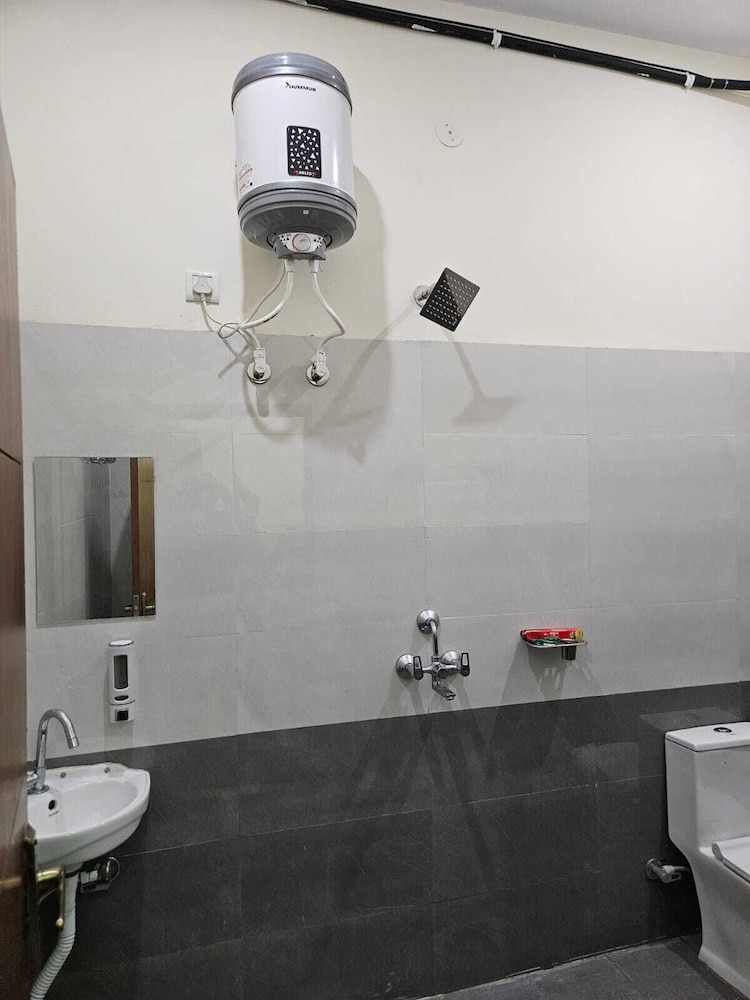 Comfy Stay Hotels