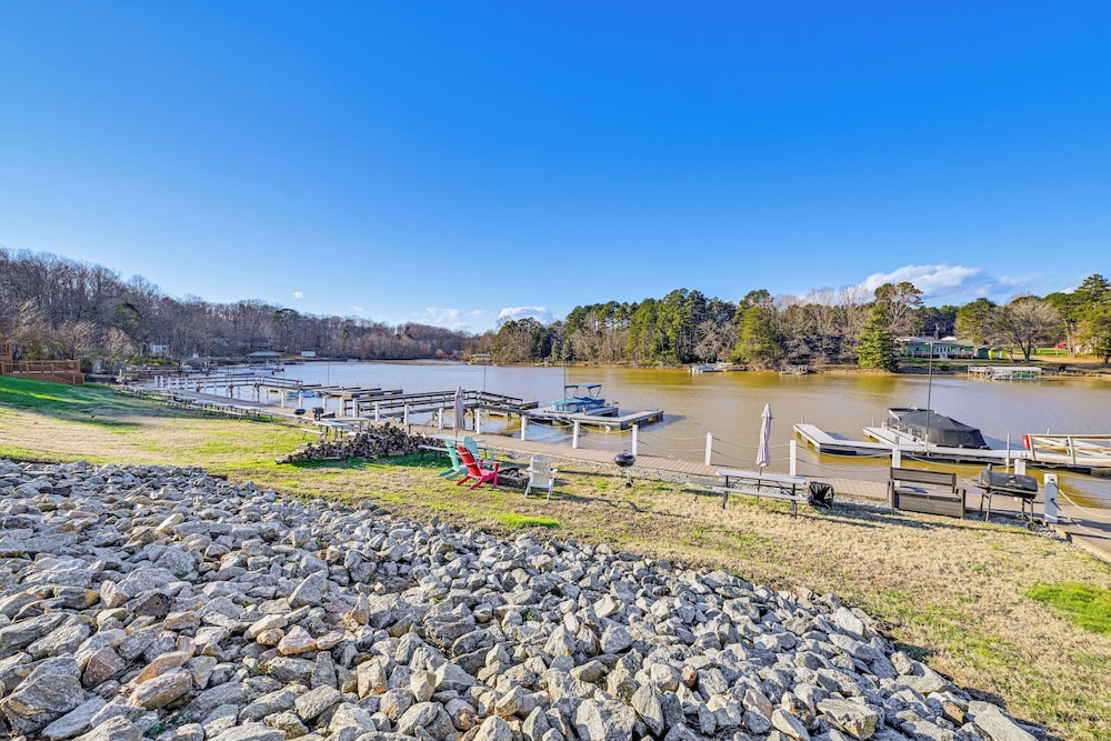 Community Perks + Views: Cozy Lake Norman Cottage