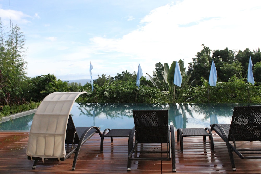 Ocean Suites Boutique Hotel