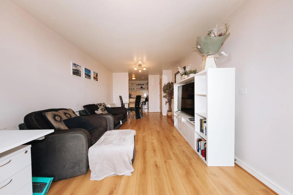 Chic & Radiant 1BD Flat Near Dublin City Centre!