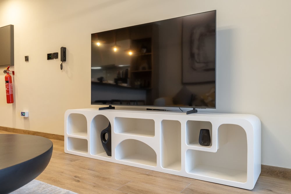 Classic Flat in JVC That Sleeps 2