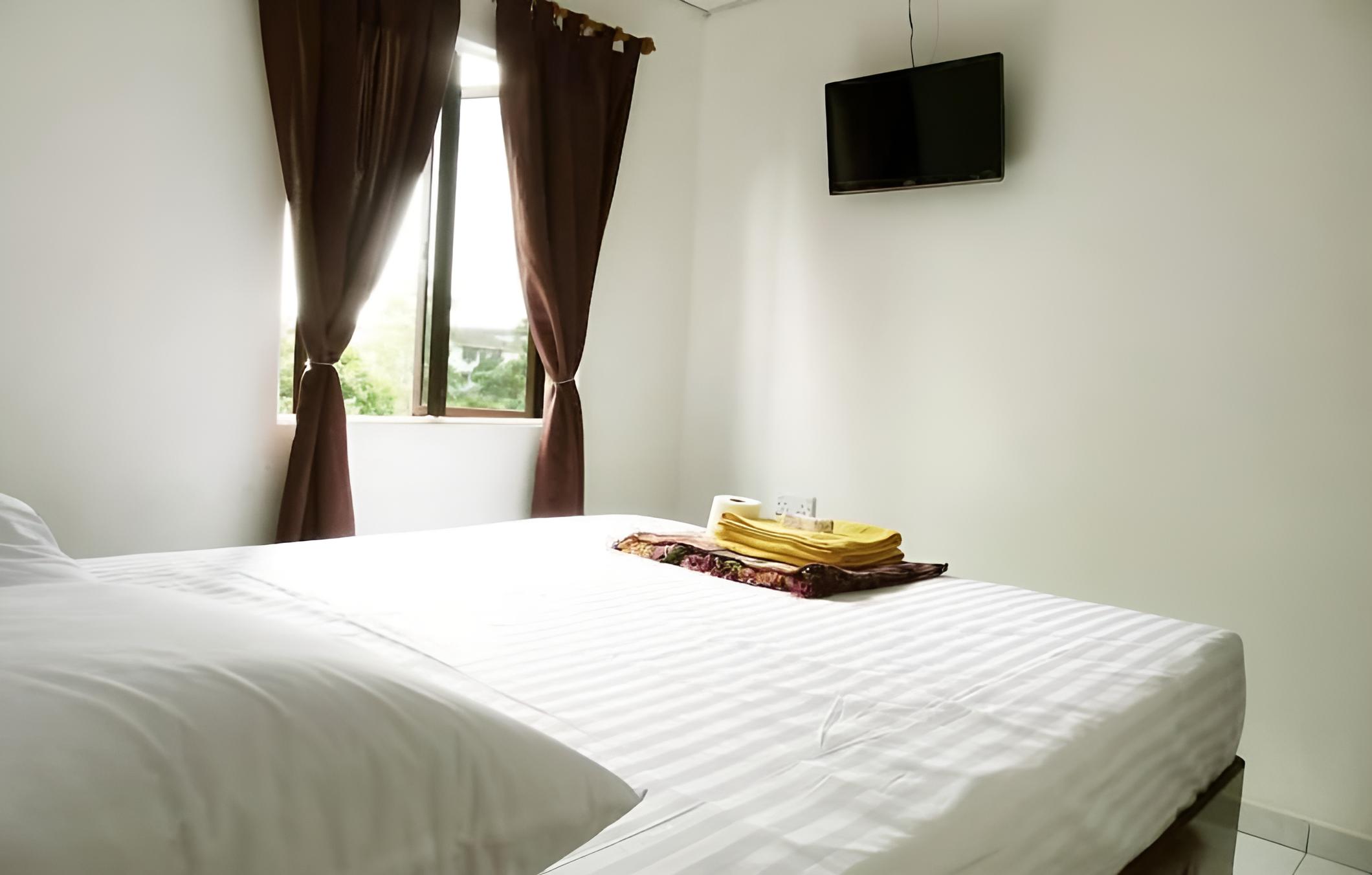 OYO 90273 Mz Hotel