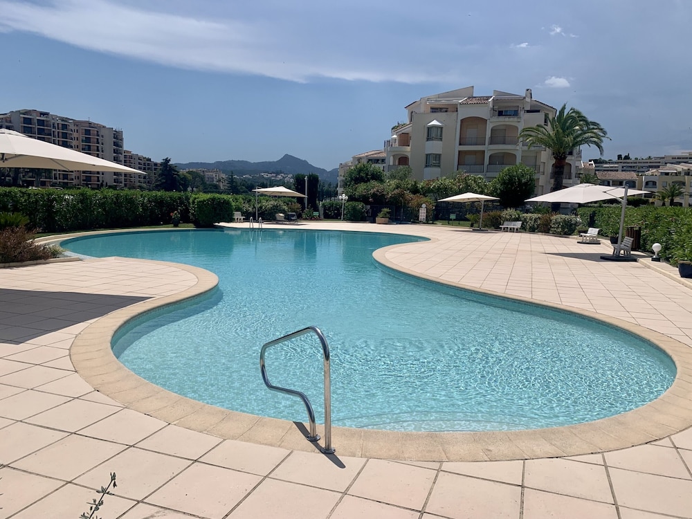 Studio moderne - Port de Mandelieu - Proche Mer - photo 2