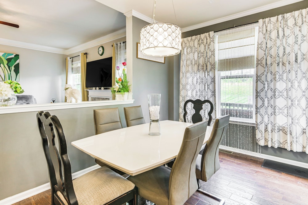 Patio, Deck & Grill: Charlotte Area Group Getaway!