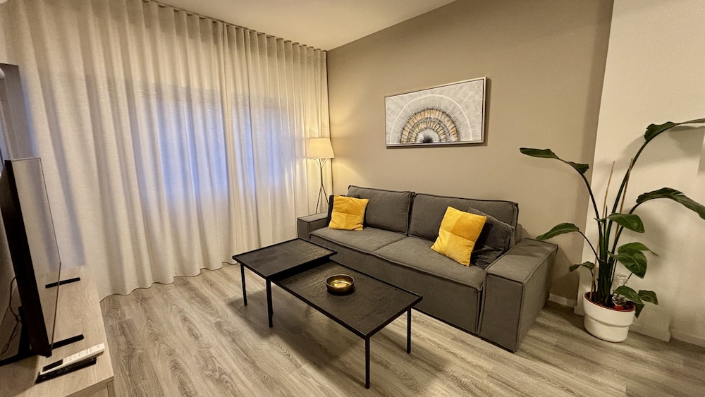 Seabreeze City Center Flat No 5