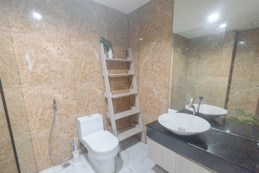 1Br Near Mall At Grand Sungkono Lagoon Apartment