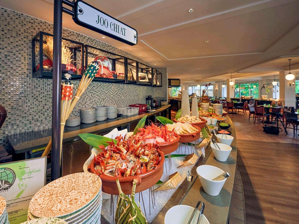Swissotel The Stamford Singapore 65