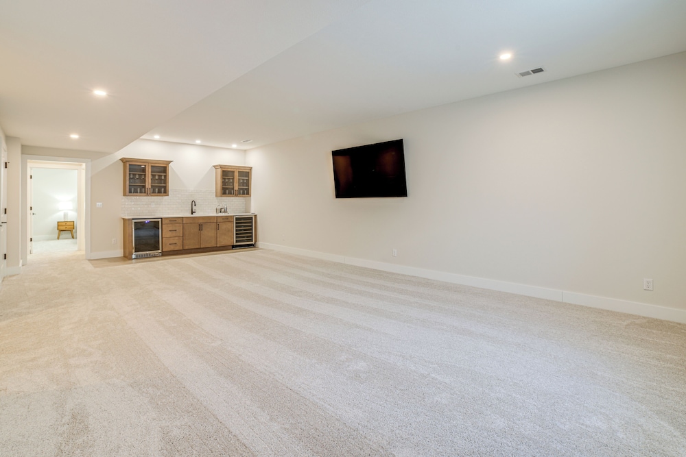 2 Mi to Notre Dame: Spacious Home w/ Private Yard