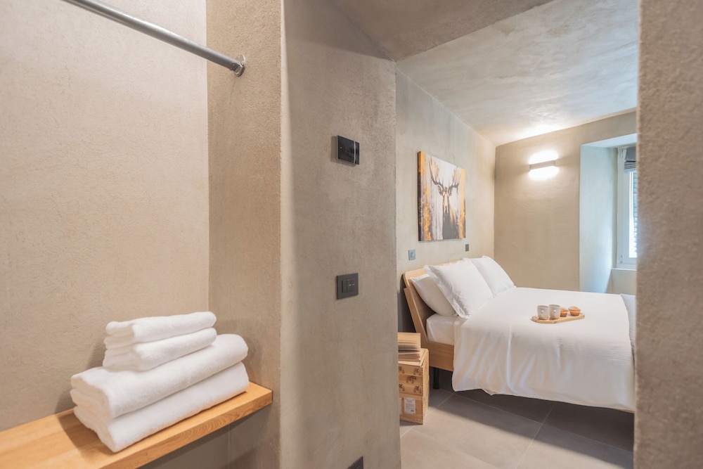 Urio's Castle Suites by Rent all Como