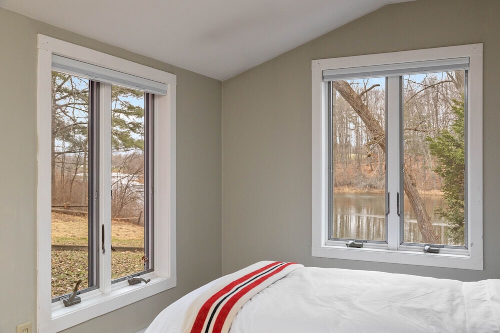River House in the Heart of Middlebury view 5