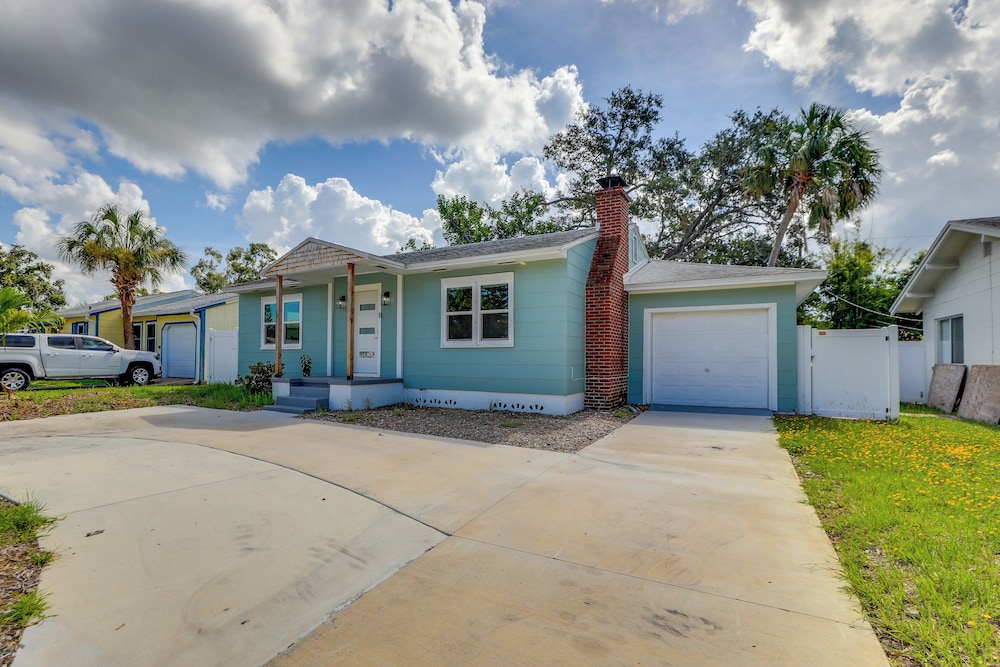 Private Hot Tub & Fenced Yard: Sleek Gulfport Home