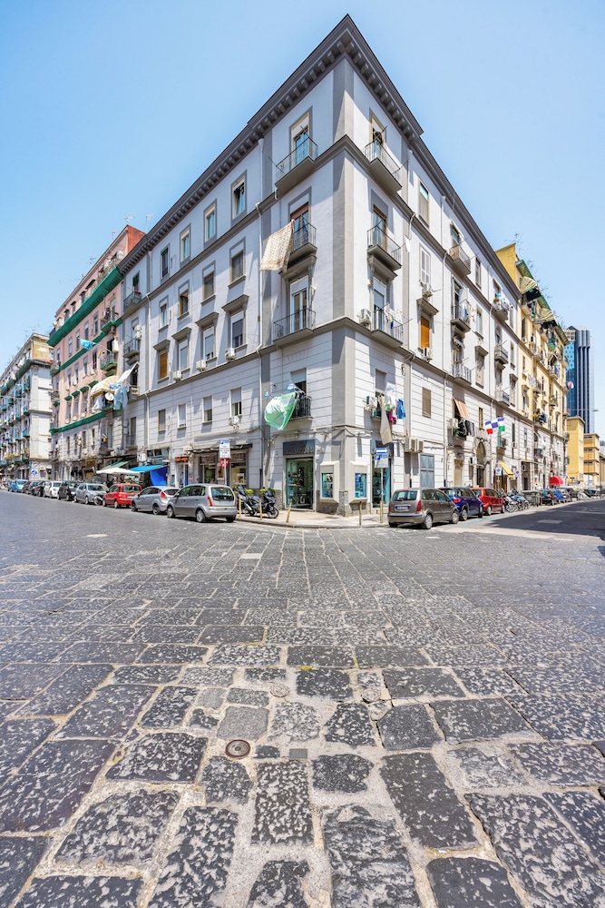 Essentia Home